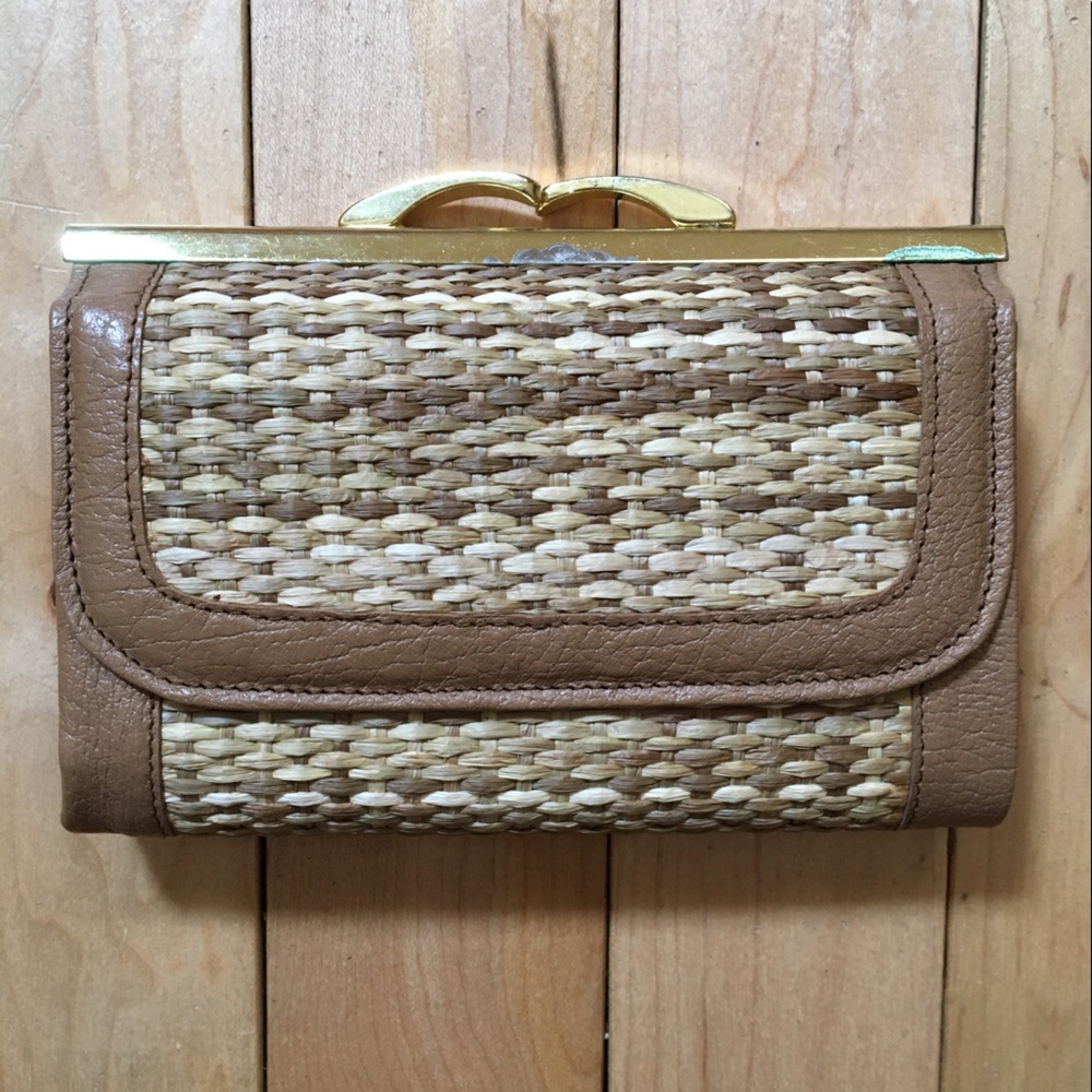 Vintage Tilley genuine leather wallet — made in Canada